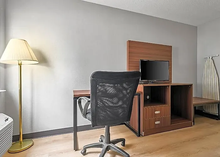Days By Wyndham Hotel El Paso