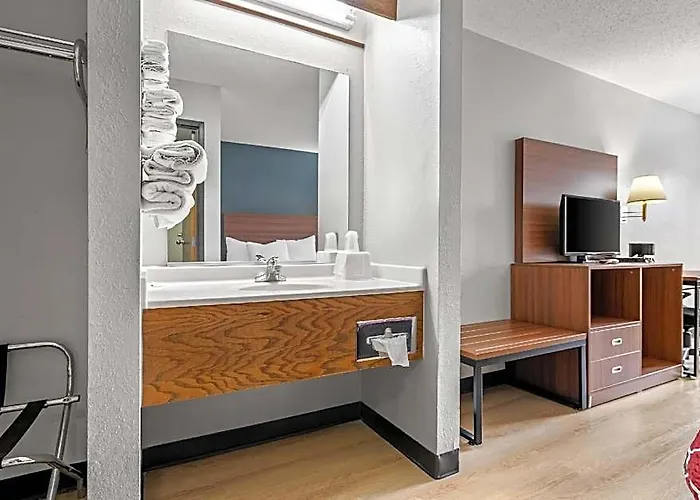 Hotel Days By Wyndham El Paso