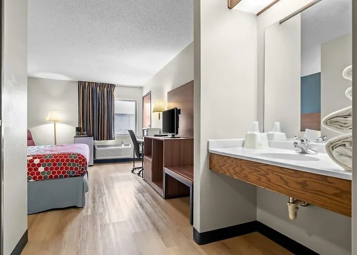 Days By Wyndham Hotel El Paso
